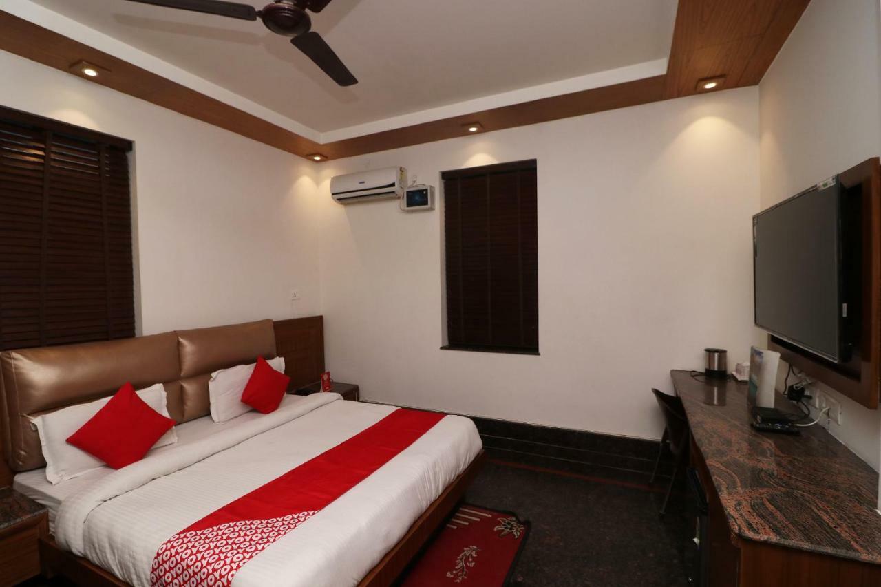 Oyo 10448 Green View Home Stay Dehradun Exterior photo