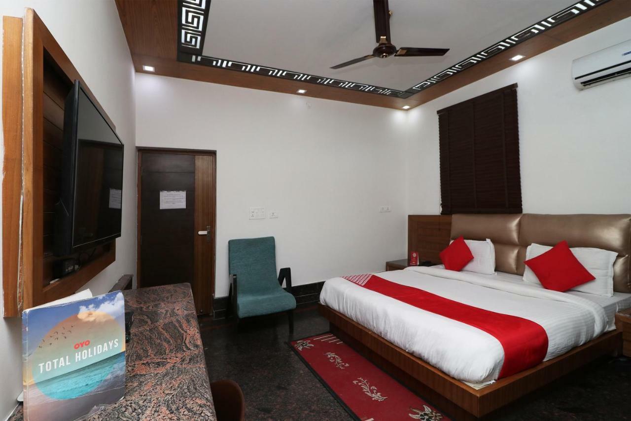 Oyo 10448 Green View Home Stay Dehradun Exterior photo